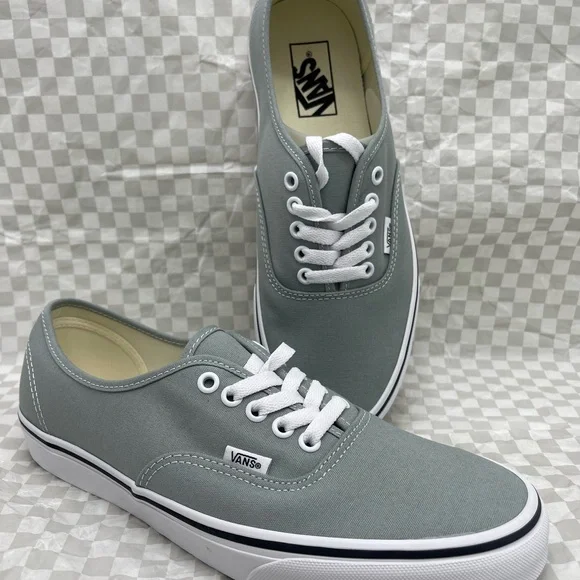Vans Men’s Lt Gray Canvas Authentic
Color Theory Pure Grey
VN000D7YEPO Sneakers - Picture 3 of 16